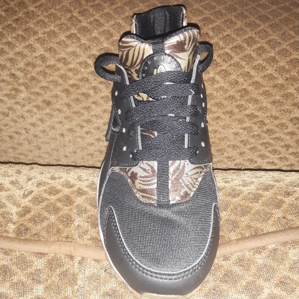 Huarache Size 5.5 womans